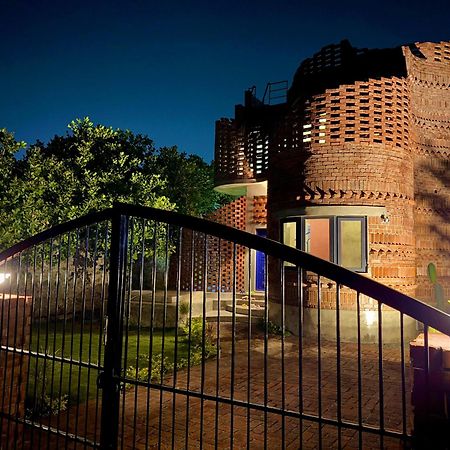 Pool Villa-House Of The Dancing Cactus Pondicherry Bagian luar foto